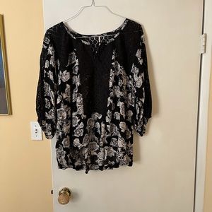 FREE PEOPLE sheer lace top - size S - EUC
